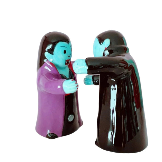 3.5" Hugging Vampires Magnetic Ceramic Salt and Pepper Shakers Set - Magick Magick.com