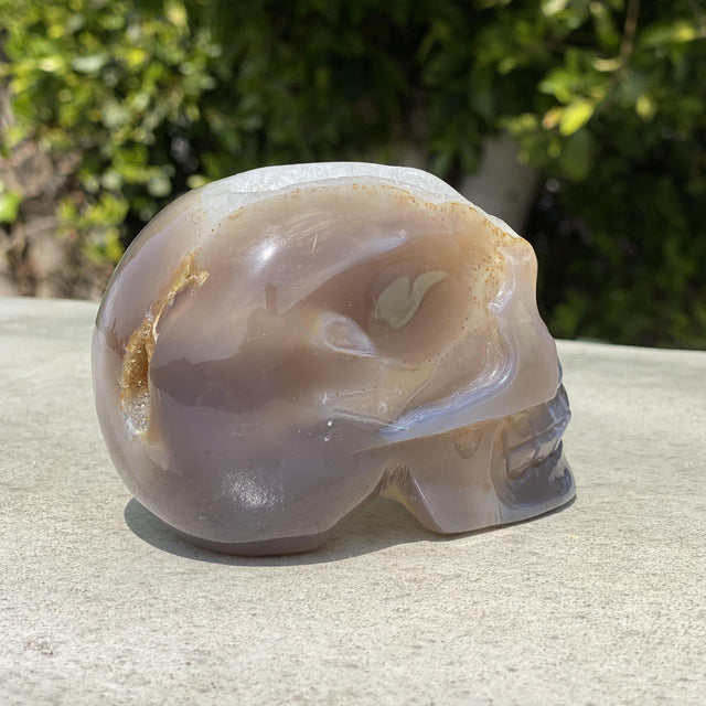 Natural Agate Hand Carved Geode Skull - 1.48 lbs (4.5 x 3 x 3 inches) - Magick Magick.com